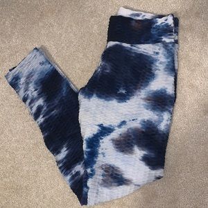 *NWOT* Amazon tiedye scrunched leggings